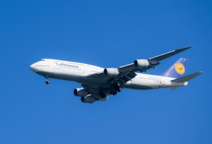 Lufthansa’da grev krizi büyüyor: Yüzlerce uçuş iptal edildi