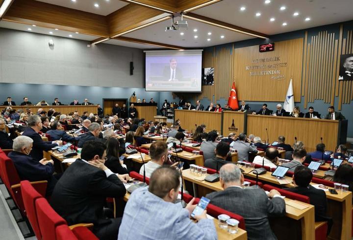 İzmir Büyükşehir Belediyesi'nin meclisinde grup görevleri yeniden belirlendi