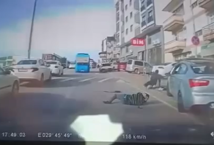 Otomobili ile çarptığı 3 kişiyi yaralayan sürücü: Uyuyakaldım