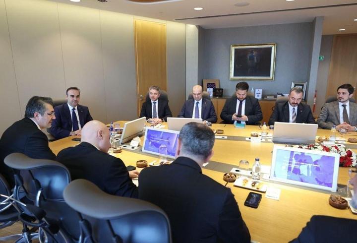 Bakan Kacır, Türkiye Bankalar Birliği Yönetim Kurulu toplantısında banka yöneticileri ile görüştü