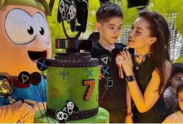 Karan Özçivit 7 yaşına girdi! Doğum günü partisi sanal medyayı salladı