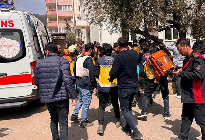 SON DAKİKA! Kahramanmaraş'ta ortaokula silahlı saldırı... Vali açıkladı: 4 can kaybı var