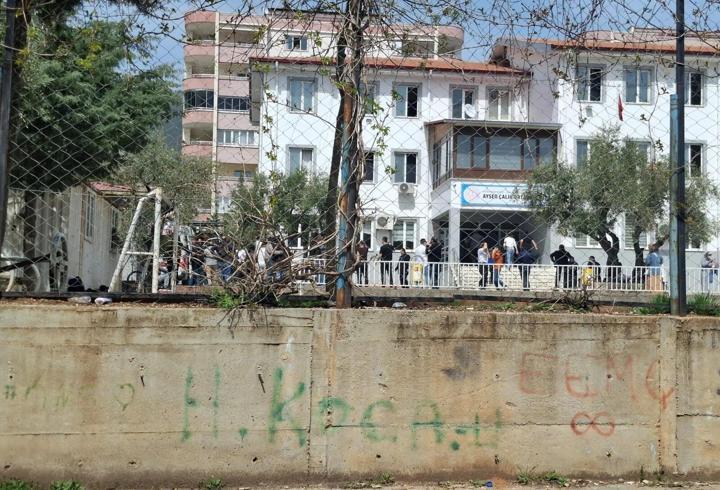 KAHRAMANMARAŞ OKUL SALDIRISINI KİM YAPTI, KİMLİĞİ BELLİ OLDU MU? Kahramanmaraş Ayser Çalık Ortaokulu Saldırısı Son Durum!