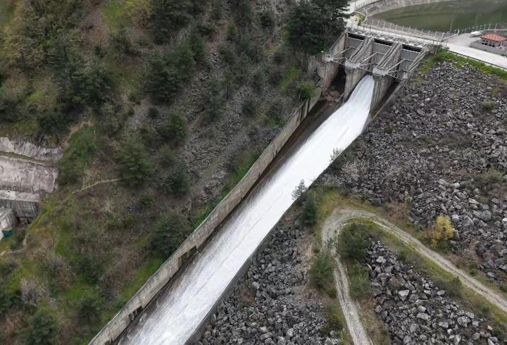 Kuraklık nedeniyle alarm veren barajlar doldu, kapaklar açıldı: Bursa, yeniden 'su şehri'
