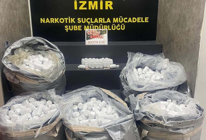 İzmir’de 156 bin 600 sentetik hap ele geçirildi; 1 tutuklama