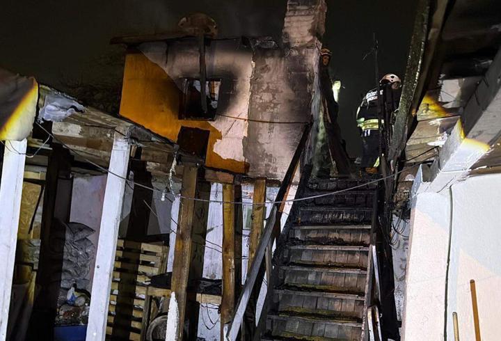 Çorlu'da müstakil evin terasında yangın