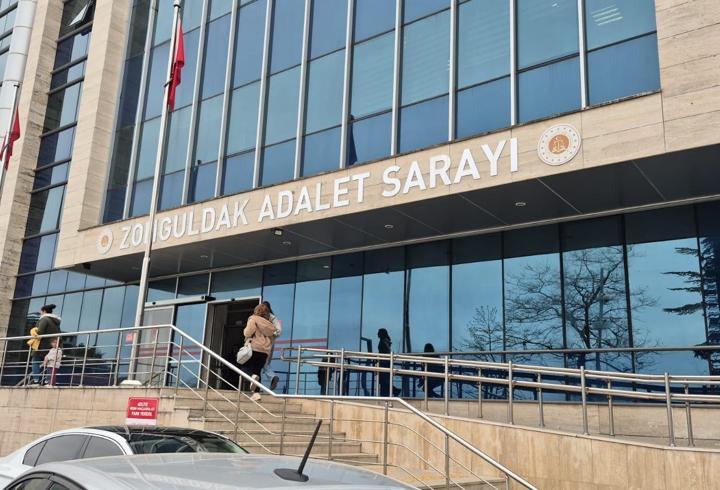 Okuluna saldırı yapacağına yönelik mesaj atan lise öğrencisi adliyede