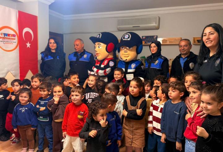 Polislerden trafik ve güvenlik eğitimi