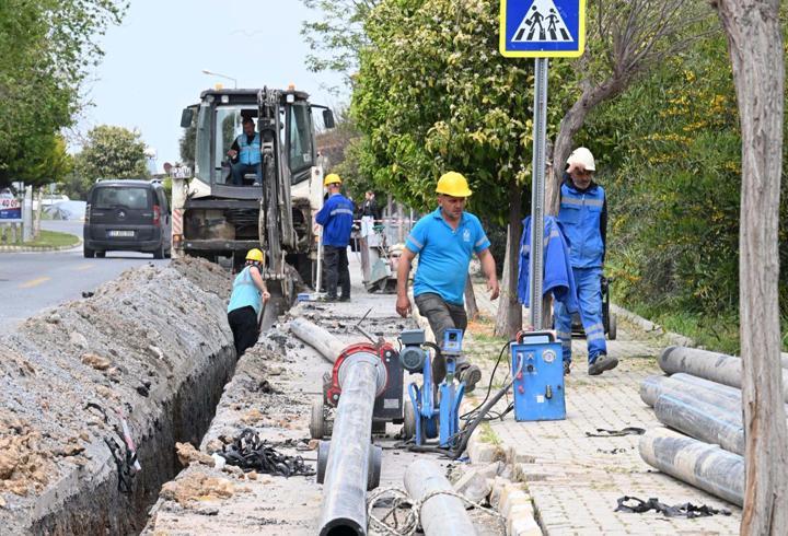 Kuşadası'nda içme suyu yenileme hattı çalışması başlatıldı