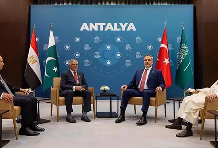 Antalya'da, Türkiye-Mısır-Pakistan-Suudi Arabistan Dışişleri Bakanları zirvesi