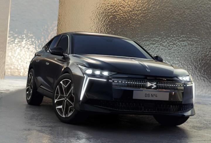 Yeni DS N°4 modeli Türkiye yollarında