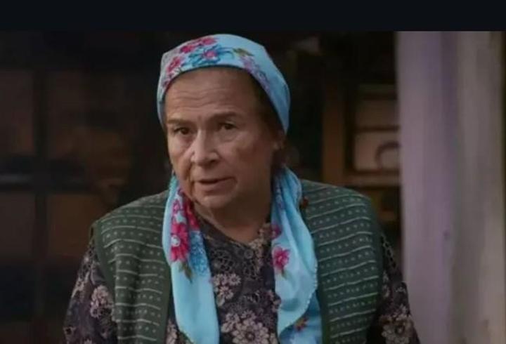 Türk tiyatrosu usta bir ismini kaybetti! Feyha Çelenk 80 yaşında hayatını kaybetti