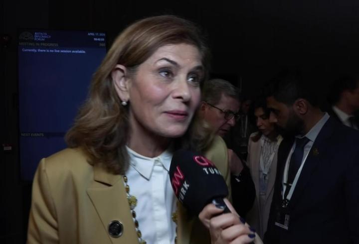 Suriye’nin tek kadın bakanı Kabawat CNN TÜRK'e konuştu: "Kadınlar daha çok siyasette olacak"