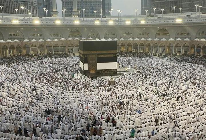 Hürmüz Boğazı'na doğru ilerleyen bazı kuru yük gemisi ve tankerlerin U dönüşü yaptığı görüldü.

1