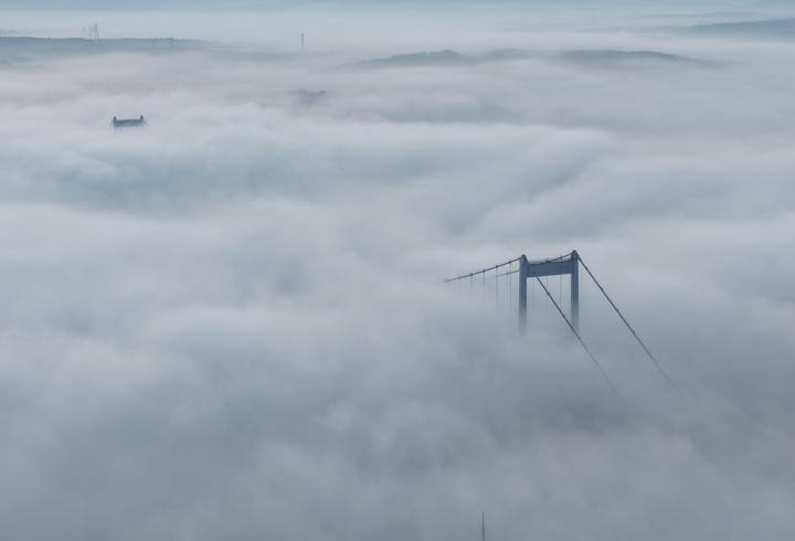 İstanbul'da etkili olan sis havadan görüntülendi