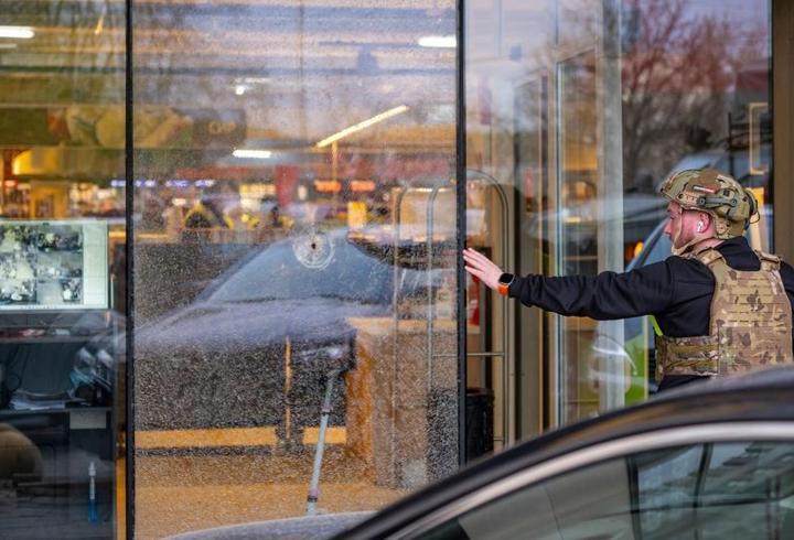 Kiev’de dehşet anları! Sokakta ateş açtı, markettekileri rehin aldı: 6 ölü…