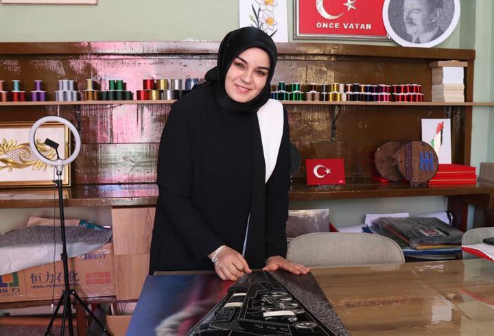 Evinin balkonunda başladığı filografi sanatını açtığı atölyesinde sürdürecek