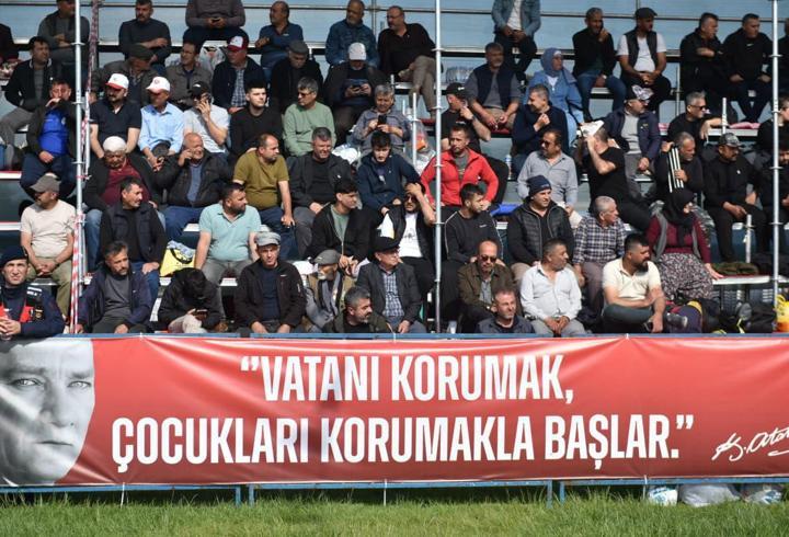 Kepez'de pehlivanlar dualı çayıra çıktı