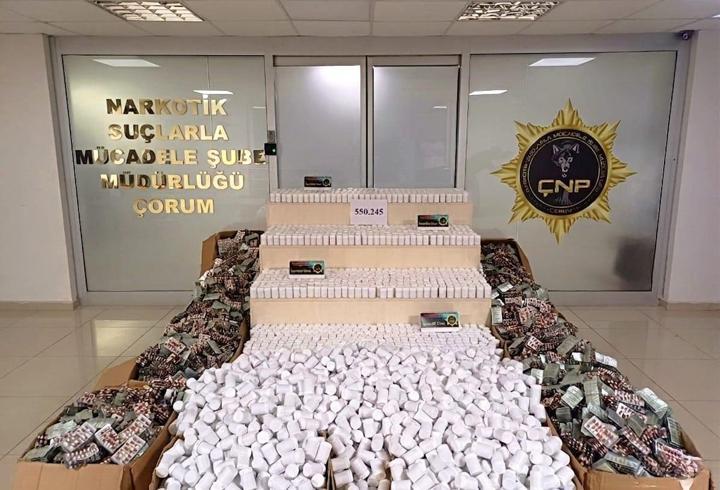 Çorum'da uyuşturucu operasyonu: 550 bin sentetik ecza ele geçirildi
