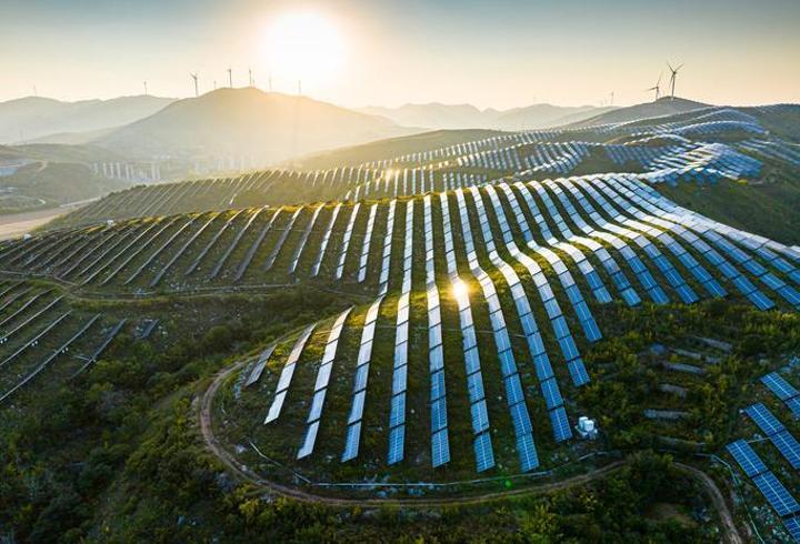 Türkiye güneş enerjisinde zirveye koşuyor: Dünyada en hızlı büyüyen 7’nci ülke