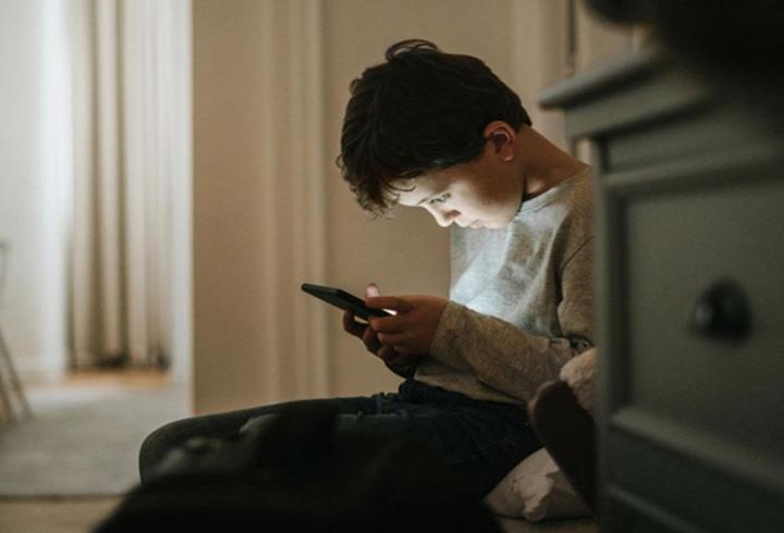 15 YAŞ ALTI SOSYAL MEDYA YASAĞI YÜRÜRLÜĞE GİRDİ Mİ? 15 Yaş Altı Sosyal Medya Yasağı Neleri Kapsıyor? Nasıl Uygulanacak?