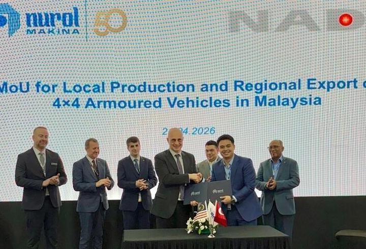 Türkiye’nin yaklaşık 3.500 firma ve 100 bin kişilik istihdamla Avrupa üretim lideri olduğu ayakkabı yan sanayi sektörünün en büyük buluşması 74. AYSAF, bugün İstanbul Fuar Merkezi’nde (İFM) kapılarını açtı. Küresel ekonomik dalgalanmaların ve bölgedeki jeopolitik gerilimlerin gölgesinde düzenlenen fuar, sektörün 1.2 milyar dolarlık ihracat hedefine olan inancını ve zorlukları “kolektif akıl” ile aşma kararlılığını simgeliyor.3