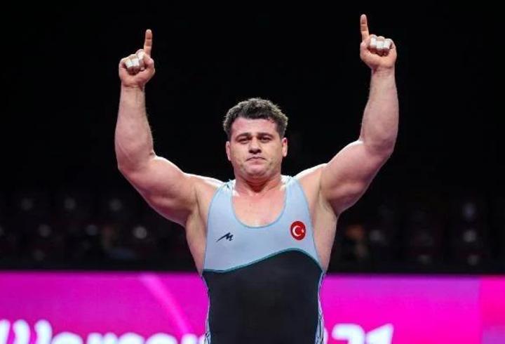 Rıza Kayaalp kimdir? Milli güreşçi Rıza Kayaalp kaç yaşında ve nereli? 13'ncü kez Avrupa şampiyonu olan Rıza Kayaalp'in biyografisi!