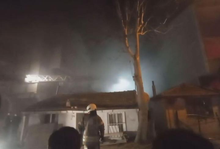 Silivri'de gecekonduda çıkan yangın söndürüldü
