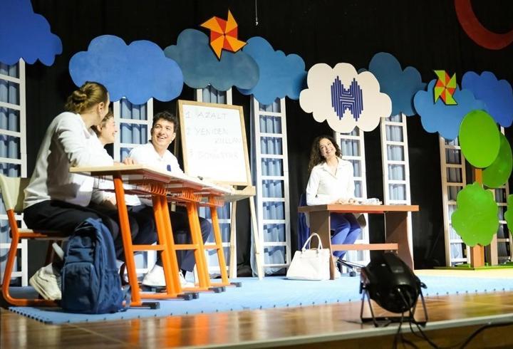 Halkbank Çocuk Tiyatrosu Türkiye’yi dolaşmayı sürdürüyor