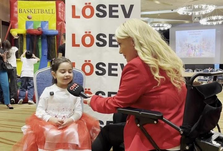 Cumhurbaşkanı Recep Tayyip Erdoğan’ın eşi Emine Erdoğan, 23 Nisan Ulusal Egemenlik ve Çocuk Bayramı dolayısıyla sosyal medya hesabından bir mesaj yayımladı.
1