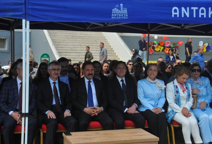 Bulgaristan’daki hayırsever kadınların öncülüğünde Hatay'da yaptırılan okul açıldı