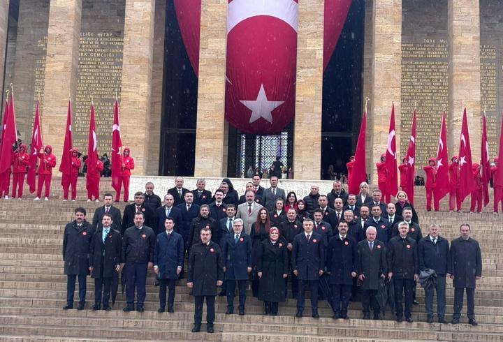 Bakan Tekin, öğrencilerle Anıtkabir'i ziyaret etti