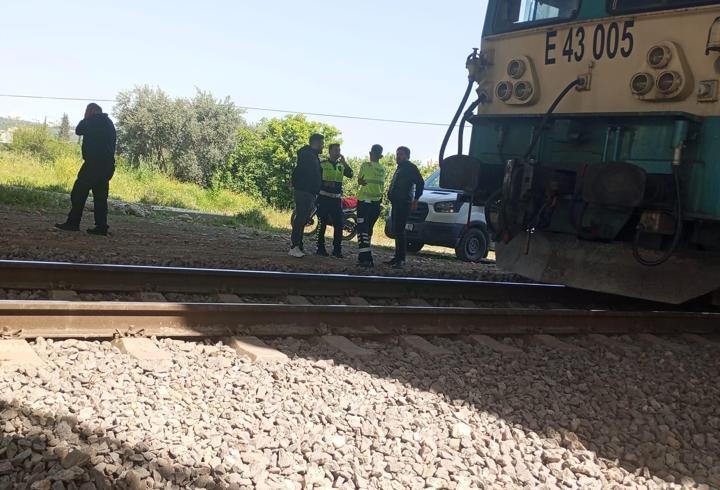 Toprakkale’de trenin çarptığı kişi yaralandı
