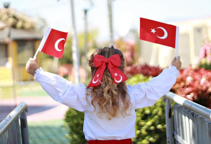 Ekonomi yönetiminden "23 Nisan Ulusal Egemenlik ve Çocuk Bayramı" mesajı