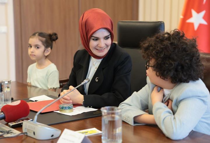 Bakan Göktaş, şehit ve gazi çocuklarıyla buluştu