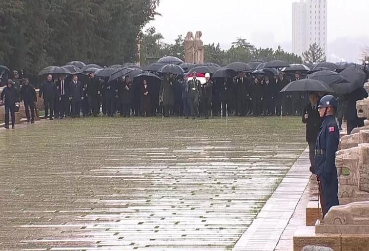 Devlet erkanı 23 Nisan töreni için Anıtkabir'deydi