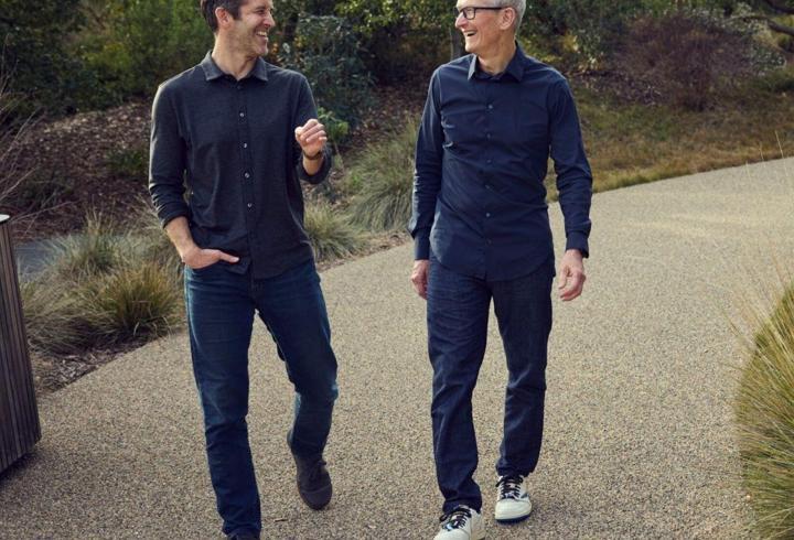 Tim Cook koltuğunu John Ternus’a devretmeye hazırlanıyor