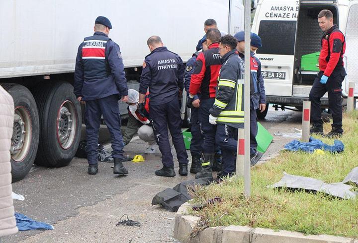 Amasya'da feci kaza: Otomobilden fırlayan bebek hayatını kaybetti