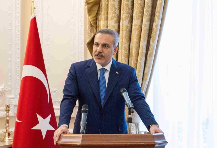 Dışişleri Bakanı Hakan Fidan, Londra’da Türk iş insanlarıyla buluştu