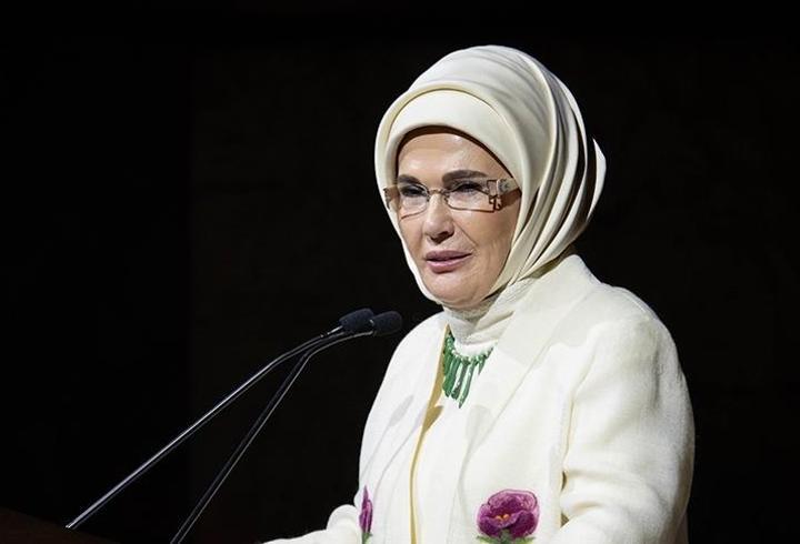 Emine Erdoğan'dan 'aile' vurgusu: "Toplumumuzun kurucu kodlarına, hamiyet kültürüne sımsıkı sarılmalıyız"