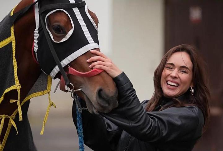 Bir yarış atı gününü nasıl geçirir? İlk kontrol: Nabız, bacaklar, genel duruma bakılıyor...