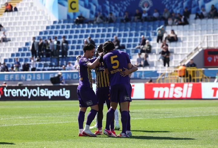 Kümede kalma savaşı veren Eyüpspor'dan, çok kritik 3 puan