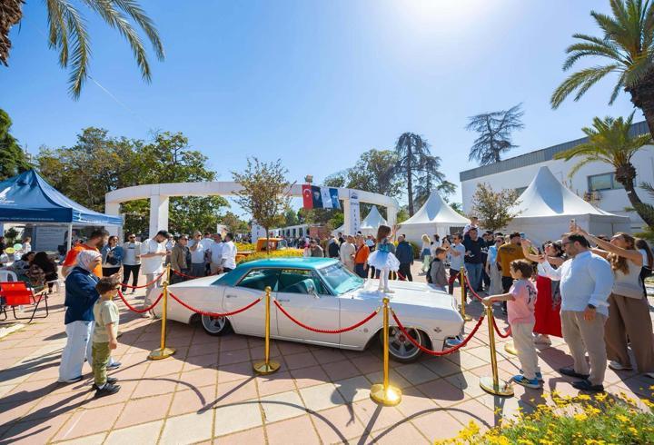 Klasik otomobil sergisine yoğun ilgi