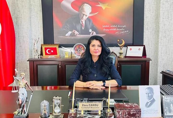 CNN TÜRK yayınında konuşan eski Devlet Bakanı Mehmet Sevigen, gündeme dair soruları yanıtladı. CHP belediyelerindeki sorunlara değinen Sevigen, Özgür Özel'in terörsüz Türkiye süreci ile ilgili tutumunun da yanlış olduğunu söyledi.1