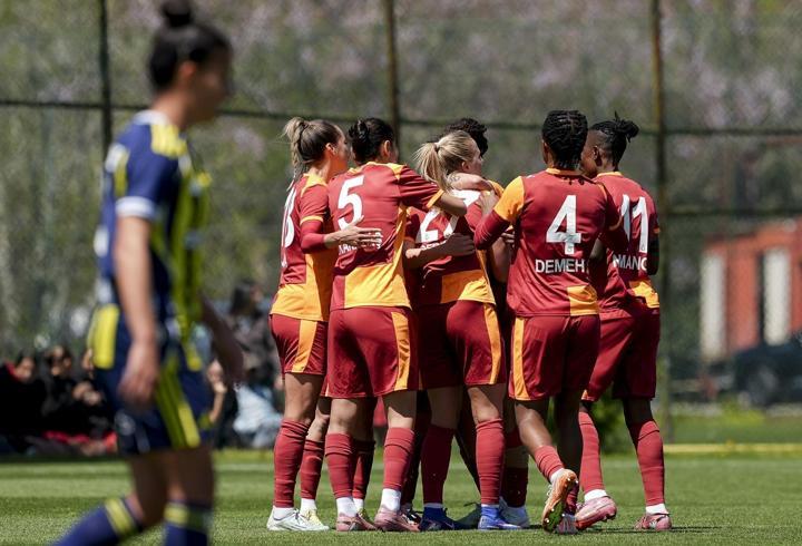 Kadın futbolunda da derbi Galatasaray'ın