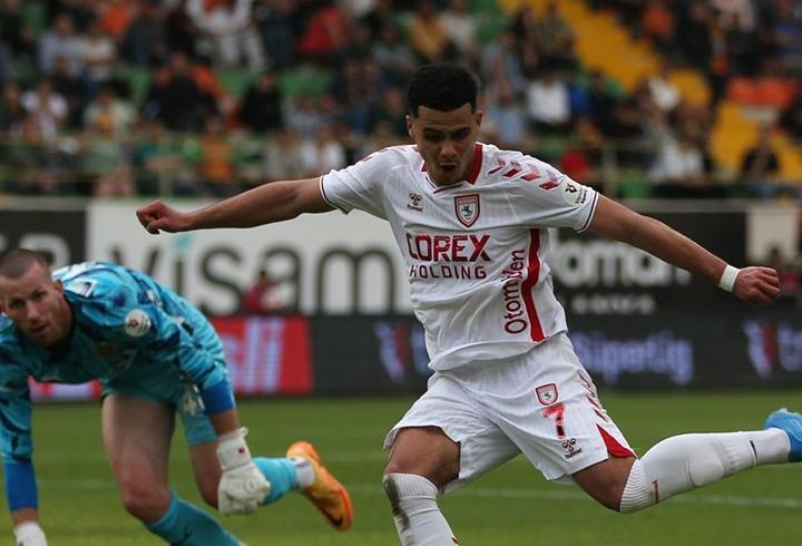 Samsunspor, gol düellosunda Alanyaspor’u geçti