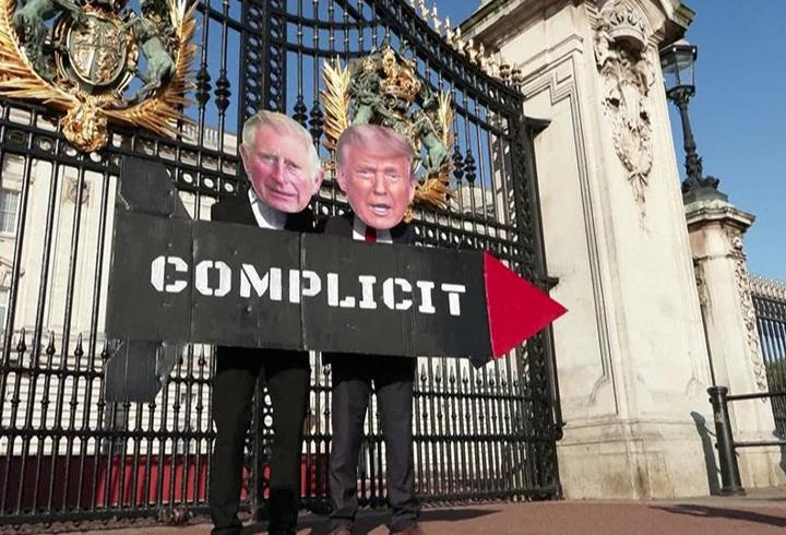 Kral Charles'a ABD yolunda protesto