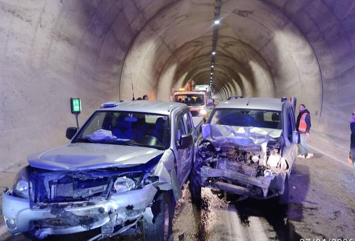 Artvin’de hafif ticari araç ile kamyonet çarpıştı; 7 yaralı