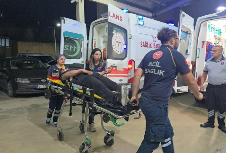 Adana’da iki otomobil çarpıştı: 4 Yaralı