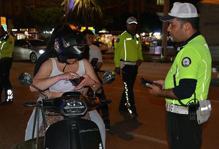Adana'da motosiklet denetimi: 35 sürücüye 498 bin lira ceza